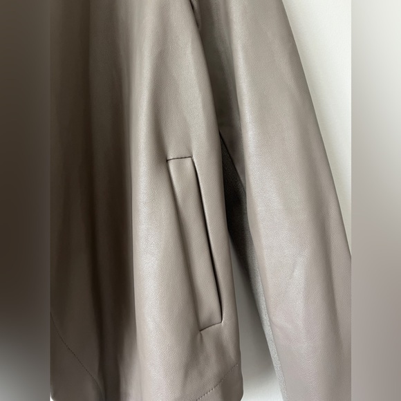Saks Fifth Avenue Faux Leather Open Front Jacket Size Small Taupe Drape Style - Picture 9 of 15